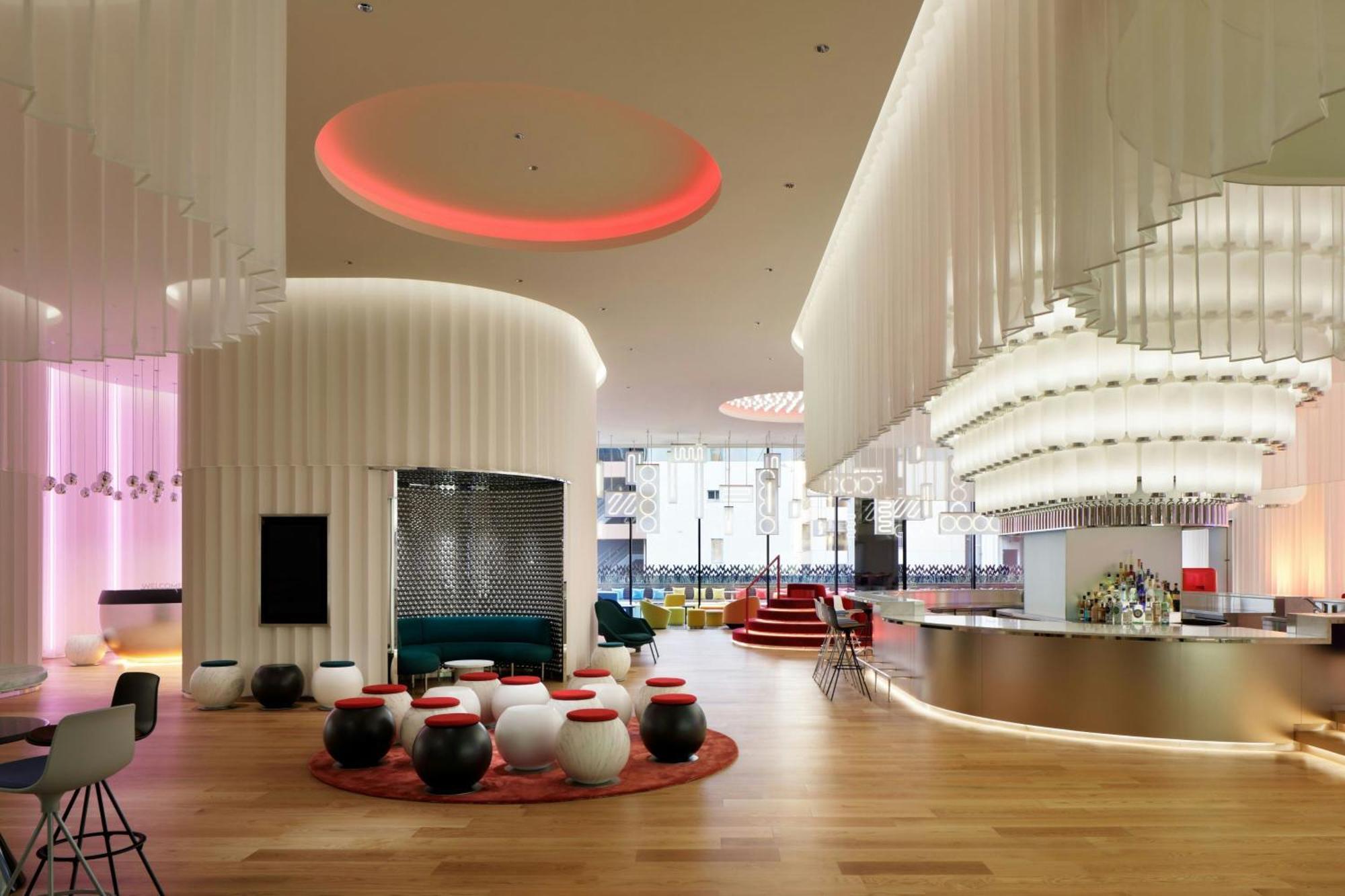 W Hotel 5*